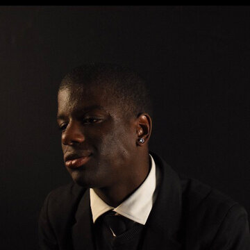 Hire ahiku Violinist with Encore