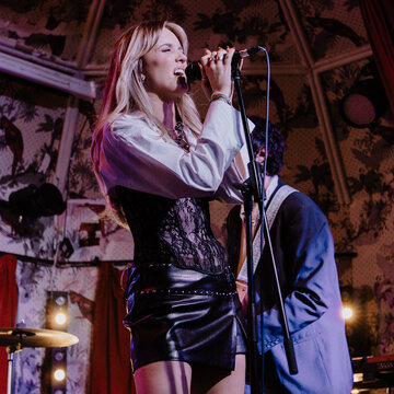 Hire Chloe Smedley Indie band with Encore