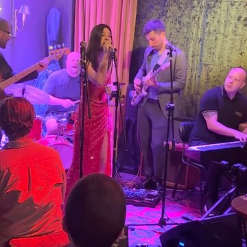 Hire Scupoi & Seymour  Original artist with Encore