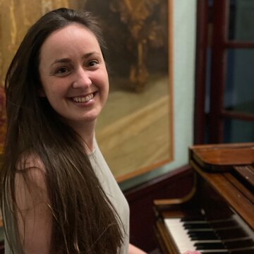 Hire Sarah on Piano Pianist with Encore