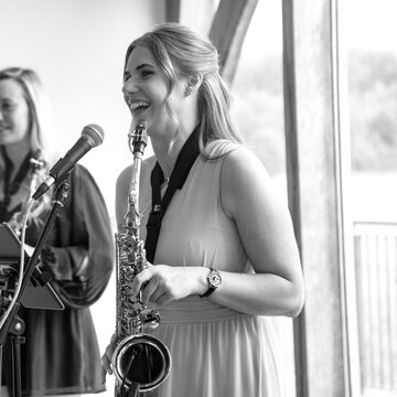 Hire Abbie Lingard Flautist with Encore