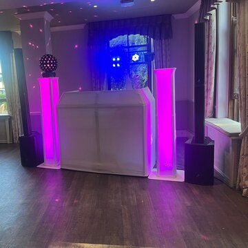 Hire Stereome Entertainment  DJ with Encore