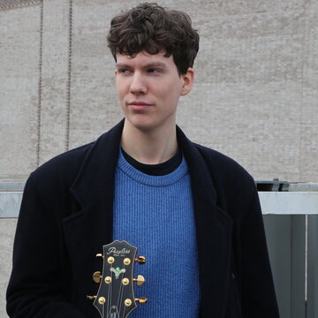 Hire Ollie Canham Guitarist with Encore