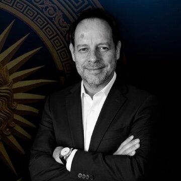 Hire JR Villar Pianist with Encore