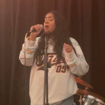 Hire Shells Singer with Encore