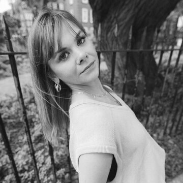 Hire Jen Ella Guitarist with Encore