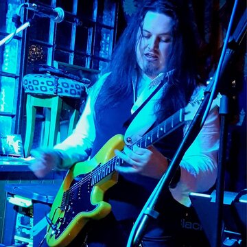 Hire Matt Jones Singing guitarist with Encore