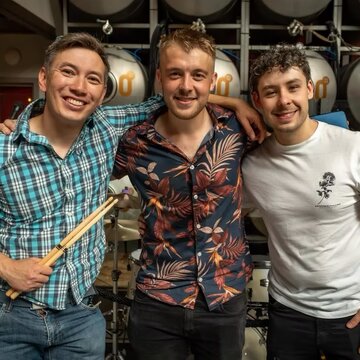 Hire Cal & The Chocolate Tarts Function band with Encore