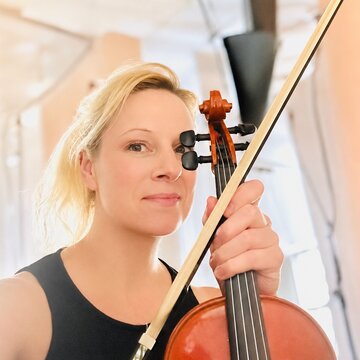 Hire Tea Killick Violinist with Encore