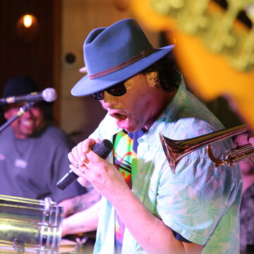 Hire Samba do Chapéu Brazilian band with Encore
