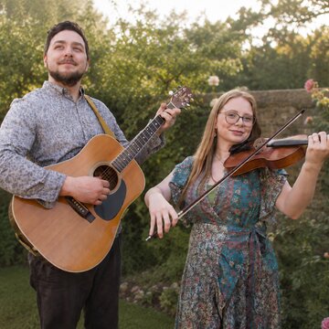 Hire Roses in Reverie Acoustic duo with Encore