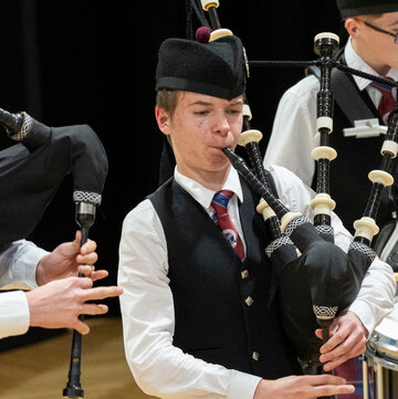 Hire Kiran the Bagpiper Bagpiper with Encore