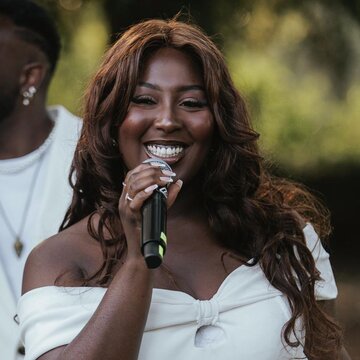 Hire Bobbie.B Singer with Encore