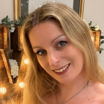 Hire Helen Clarke Flautist with Encore