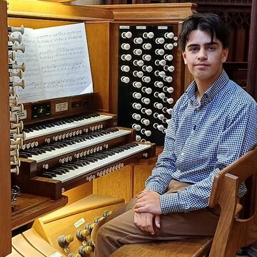 Hire Easher Austin Clarinettist with Encore
