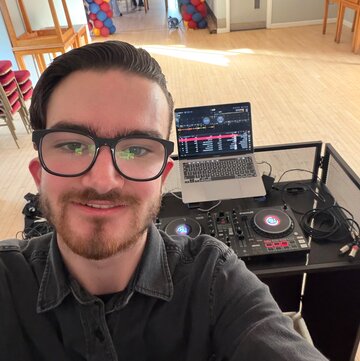 Hire DJ Fitz DJ with Encore