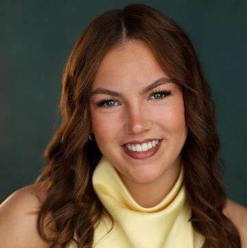 Hire Lauren Reeder Singer (mezzo soprano) with Encore