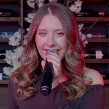 Hire Amelia Rendell  Singer with Encore