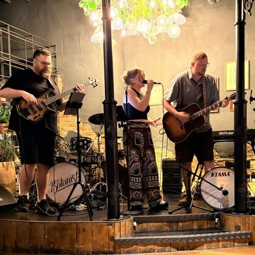 Hire Good Company Roaming band with Encore