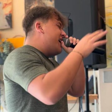 Hire Alfie Arger Saxophonist with Encore