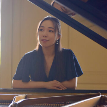Hire Crystal Li Pianist with Encore