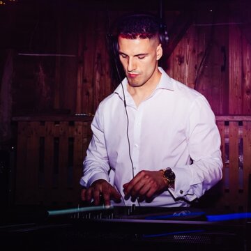 Hire DJ Skedge DJ with Encore