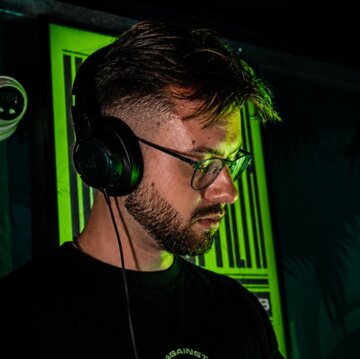Hire DJ Krolak DJ with Encore