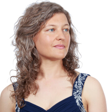 Hire Nicola Bennett Singer (soprano) with Encore