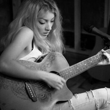 Hire Beth Lockhart Singing guitarist with Encore