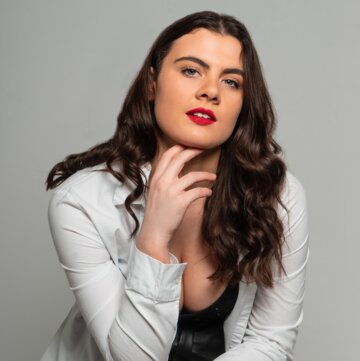 Hire Ellena Jackson Pianist with Encore