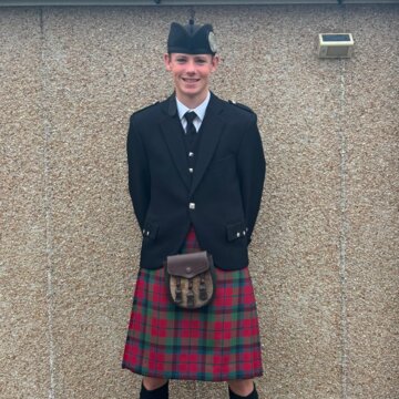 Hire Nathan shaw  Bagpiper with Encore