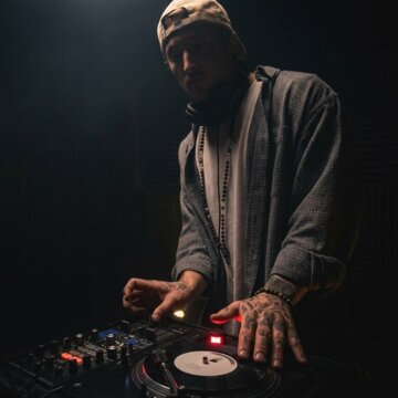 Hire Matt Weller DJ with Encore