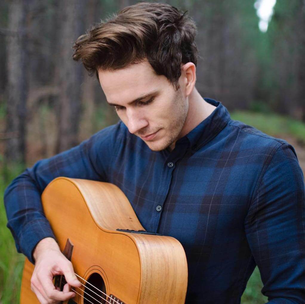 Hire Dane Austin Singing guitarist with Encore