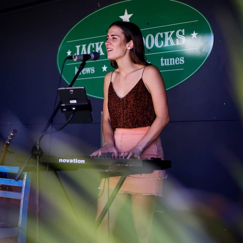 Hire Elly Mac Singer with Encore