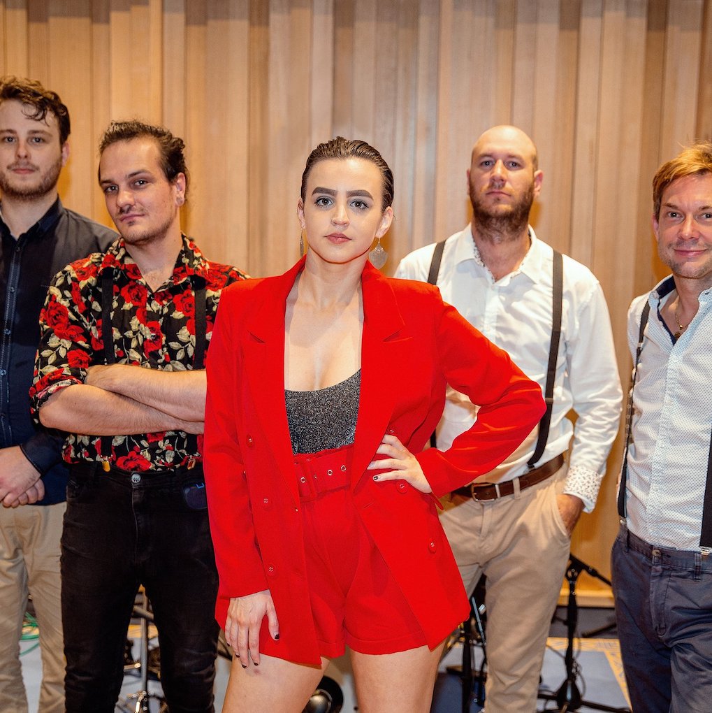 Hire Imessa's Diamonds Acoustic band with Encore