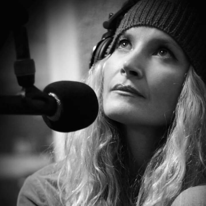 Hire Jeniqua Singer with Encore