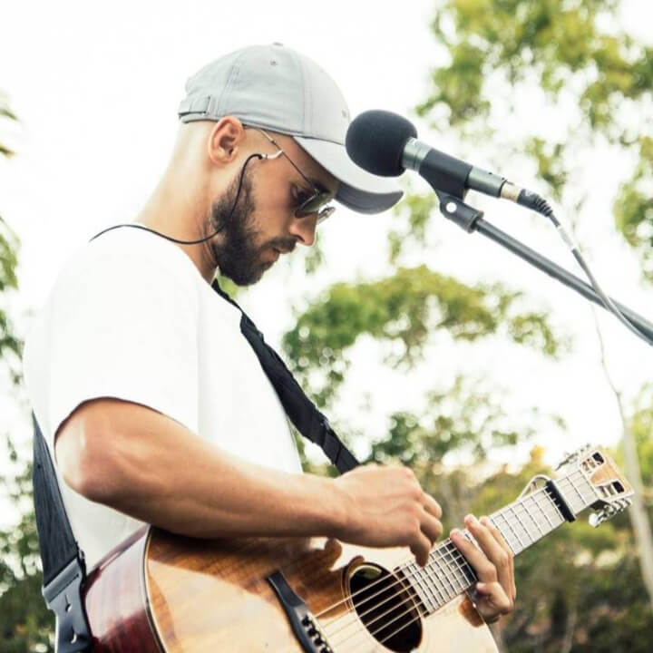 Hire Mark Crotti Singing guitarist with Encore