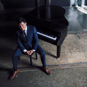 Hire Scot Finnie Pianist with Encore