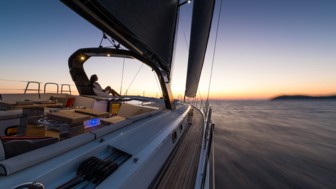 Beneteau Oceanis Yacht 62