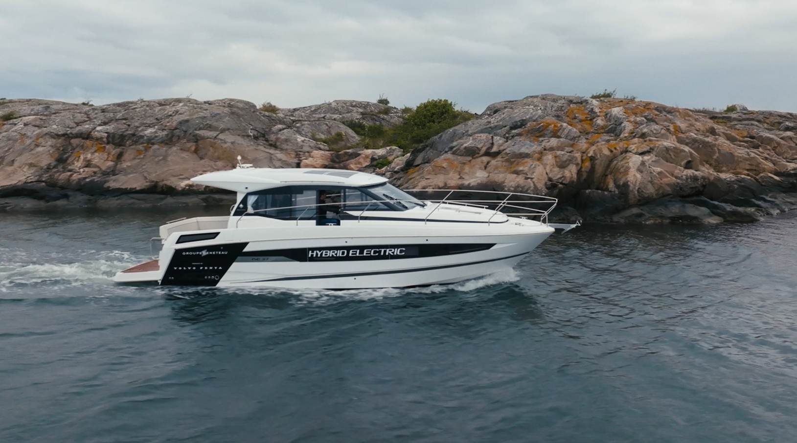 Volvo Penta and Groupe Beneteau share data-driven insights into future hybrid electric experience
