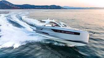 DB/43, premier day boat de luxe JEANNEAU