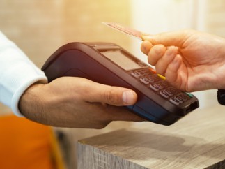 Dès le 11 mai, les Banques Populaires et les Caisses d’Epargne permettront aux 13 millions de leurs clients détenteurs d’une carte bancaire de payer jusqu’à 50 € en sans contact