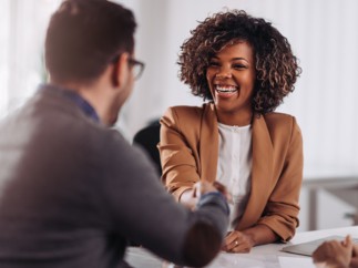 Caisse d’Epargne : une force d’emplois utiles avec 5 600 recrutements prévus en 2025