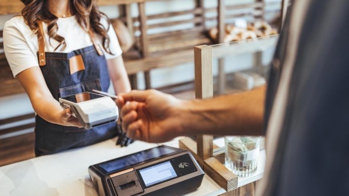 How Digitalization is Transforming Our Consumption Habits: Analysis of the Digital & Payments Barometer from BPCE L’Observatoire (2019 to 2025)