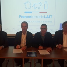 Signature de l'entrée du 4eme collège - Cniel