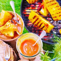 ANANAS GRILLE ET SAUCE CREMEUSE CARAMELISEE