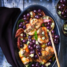 PAUPIETTES DE POULET AU BLEU D’AUVERGNE ET RAISINS ROUGES