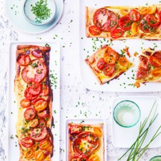Tartes fines au yaourt et tomates