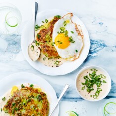 Galettes de courgettes et crème épicée