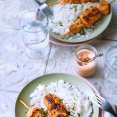 Brochettes de dinde marinées au yaourt